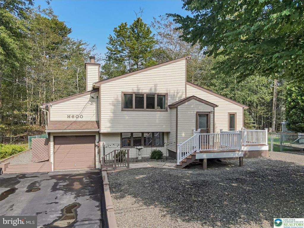 POCONO COUNTRY PLACE - Residential