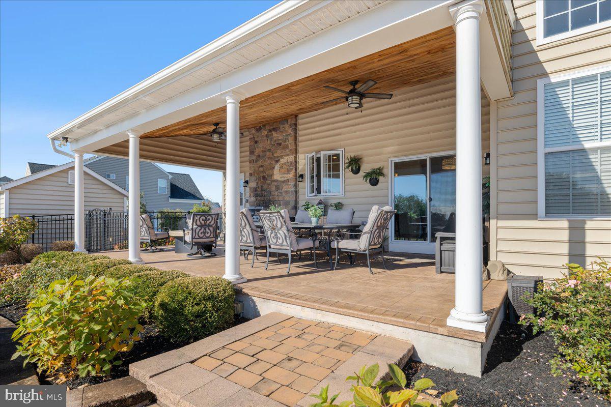 VISTAS AT HIGHLAND - Residential