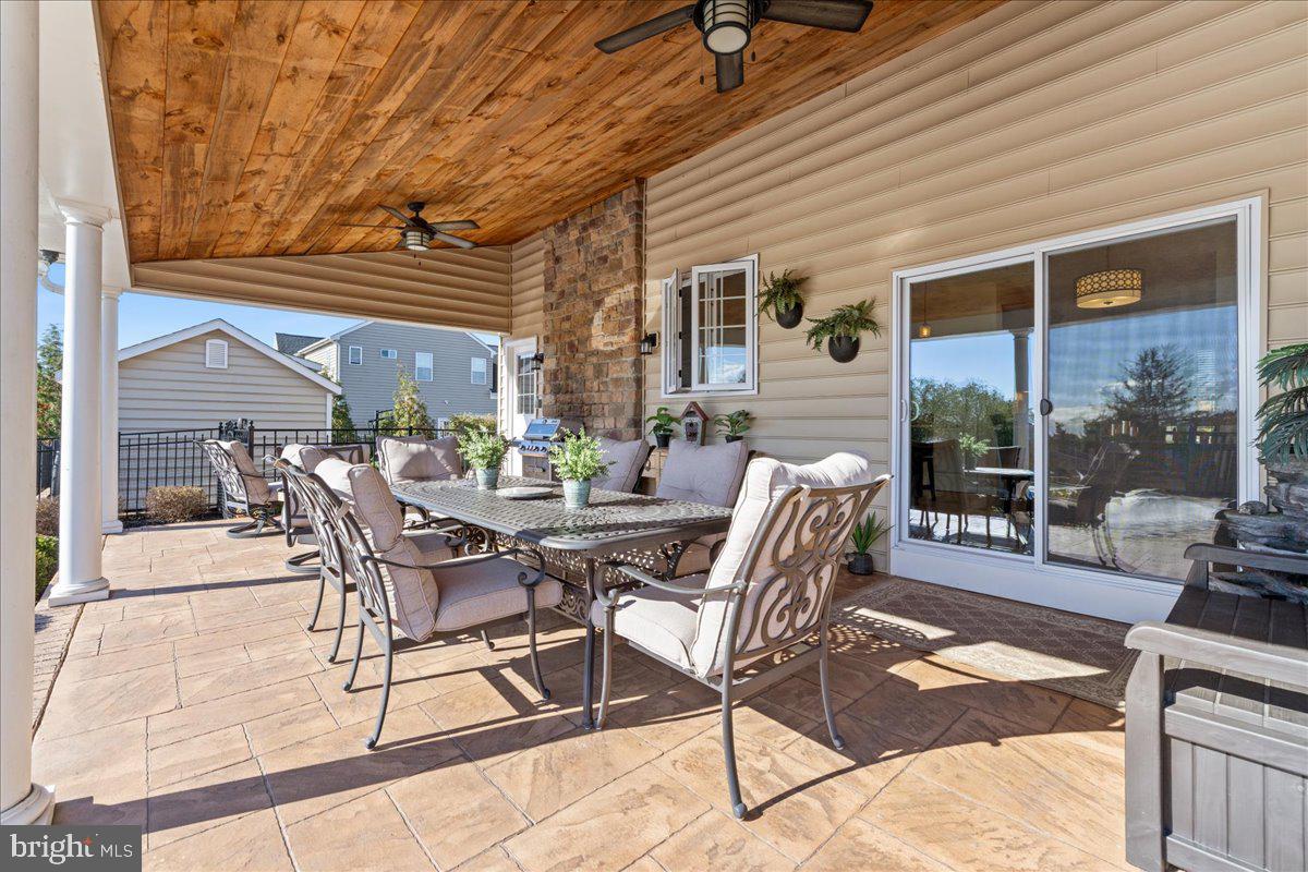 VISTAS AT HIGHLAND - Residential