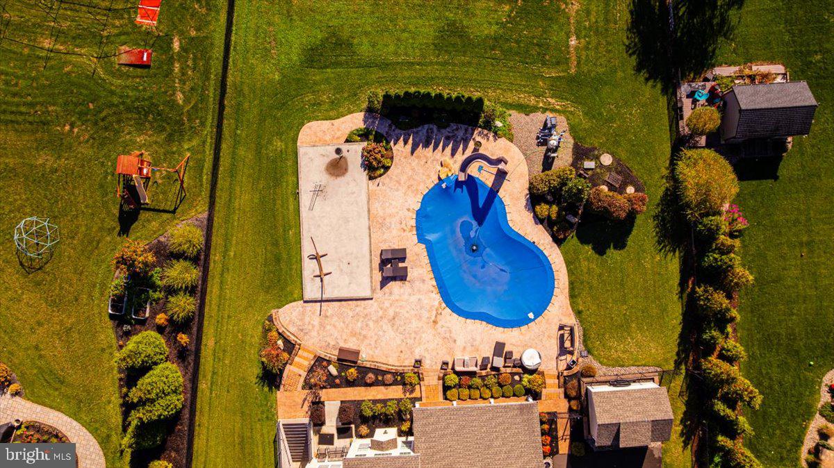 VISTAS AT HIGHLAND - Residential