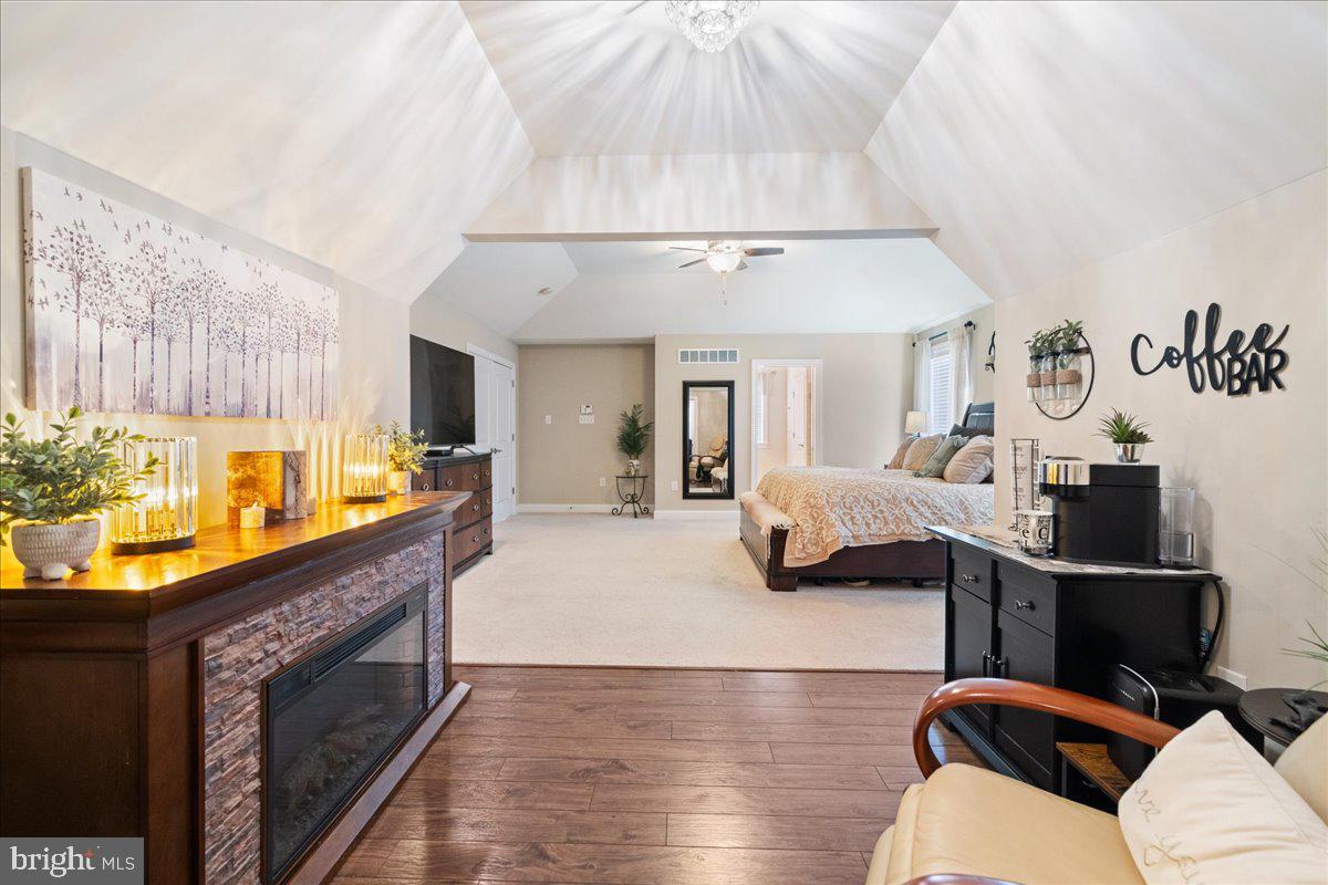 VISTAS AT HIGHLAND - Residential