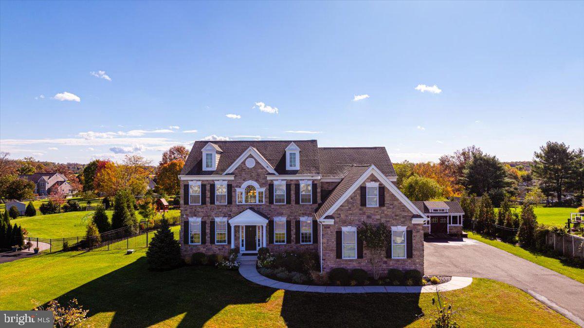 VISTAS AT HIGHLAND - Residential