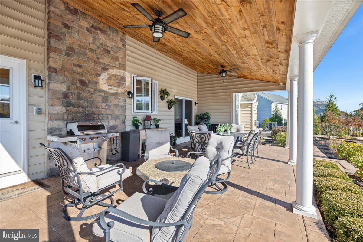 VISTAS AT HIGHLAND - Residential