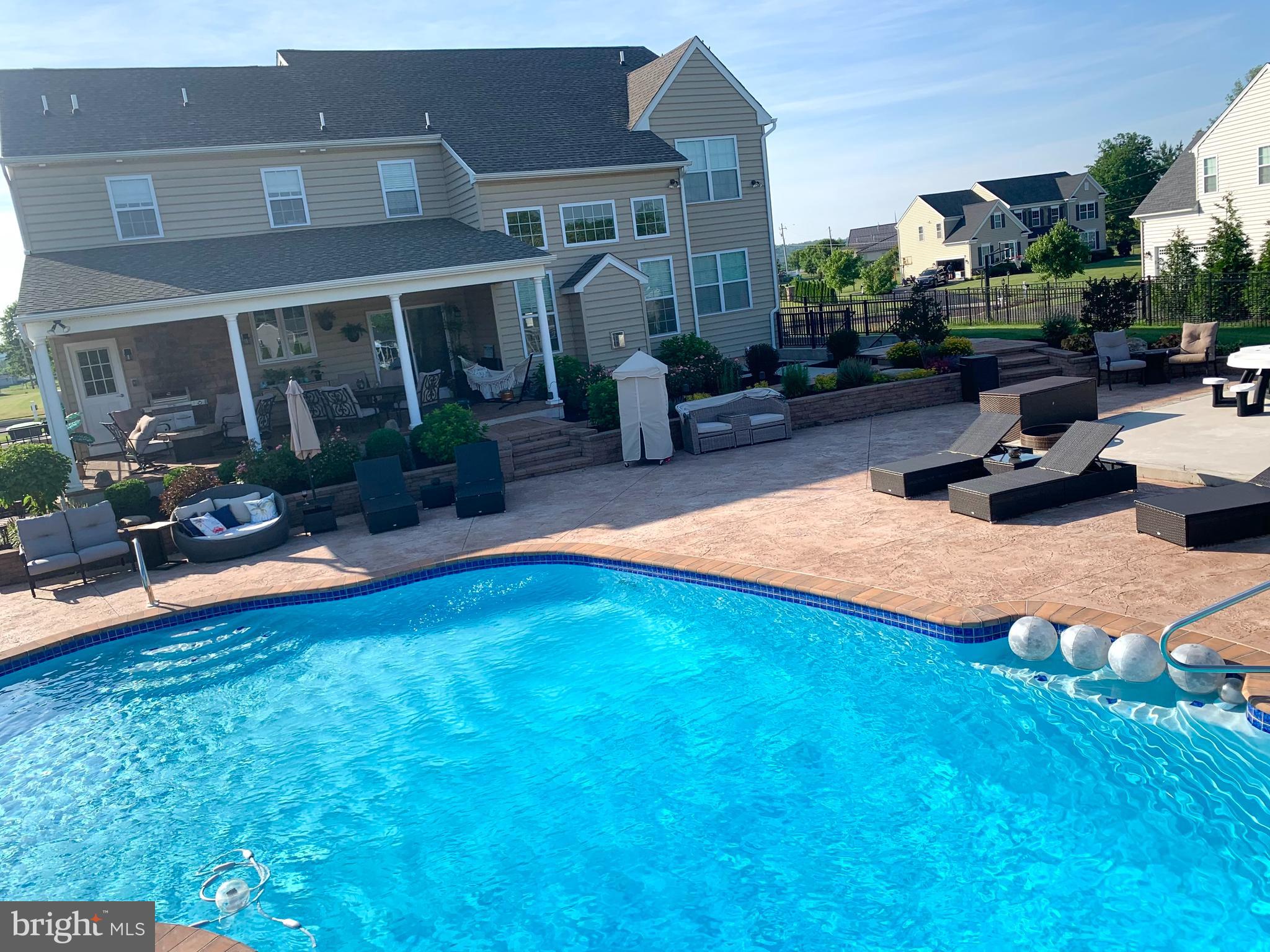 VISTAS AT HIGHLAND - Residential