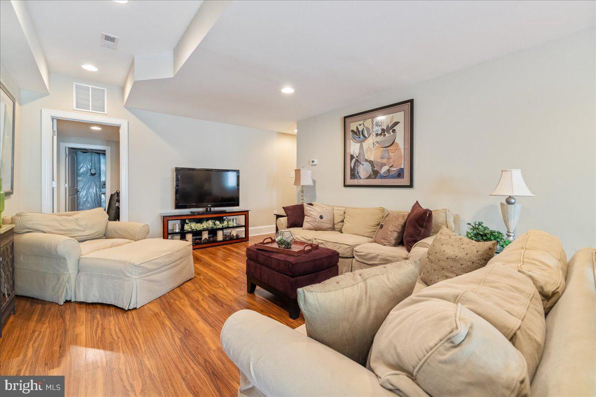 VISTAS AT HIGHLAND - Residential