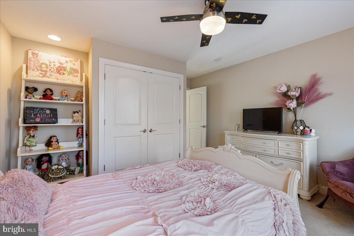 VISTAS AT HIGHLAND - Residential