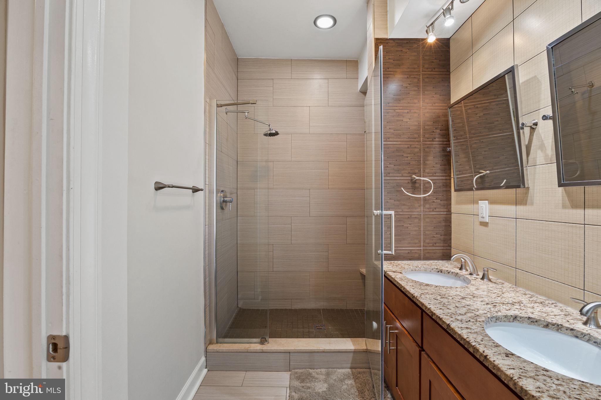 GRADUATE HOSPITAL - Residential