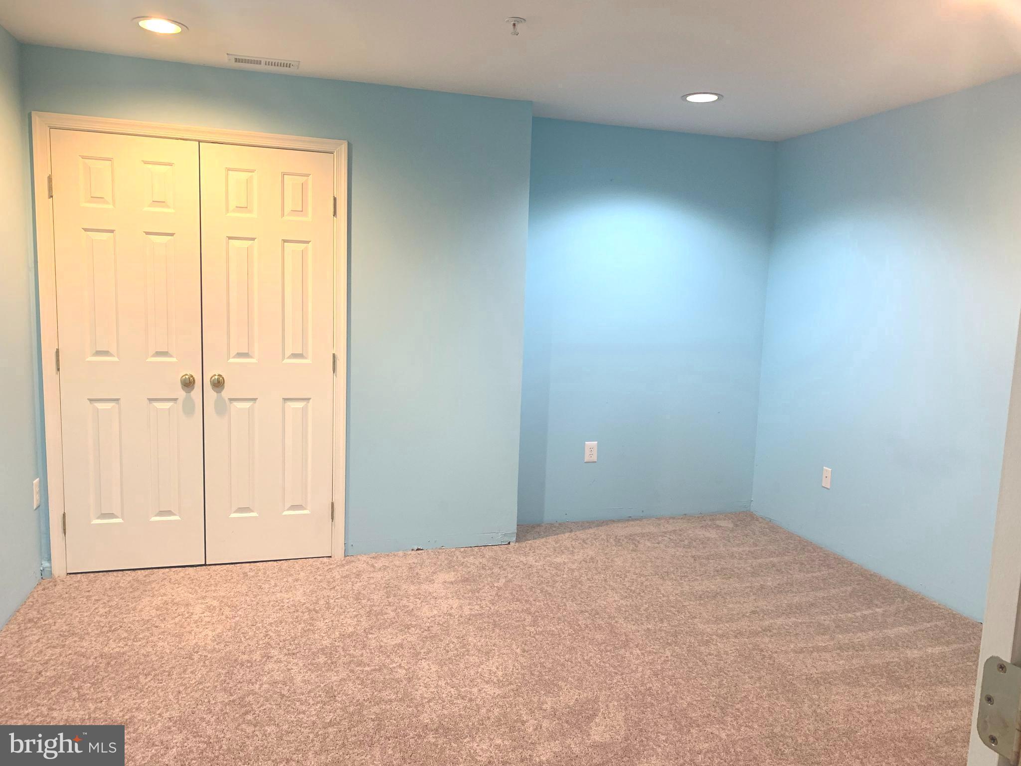 SEVEN OAKS - Residential Lease