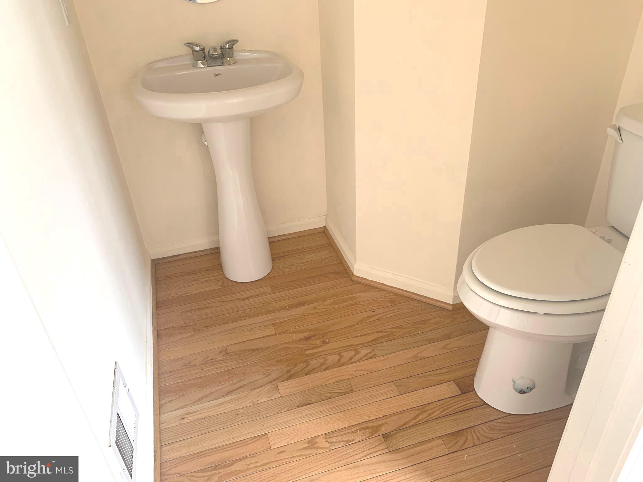 SEVEN OAKS - Residential Lease