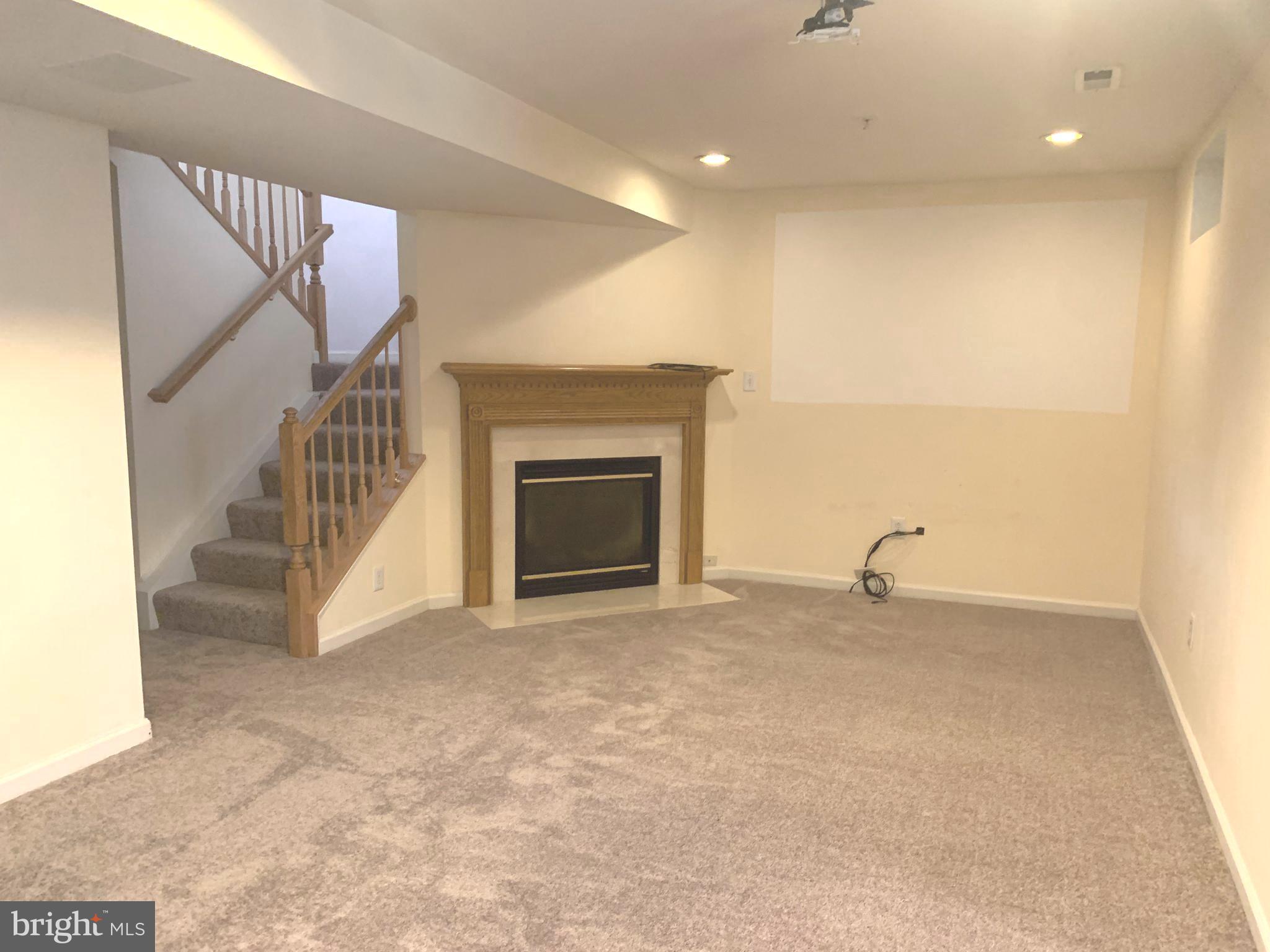 SEVEN OAKS - Residential Lease