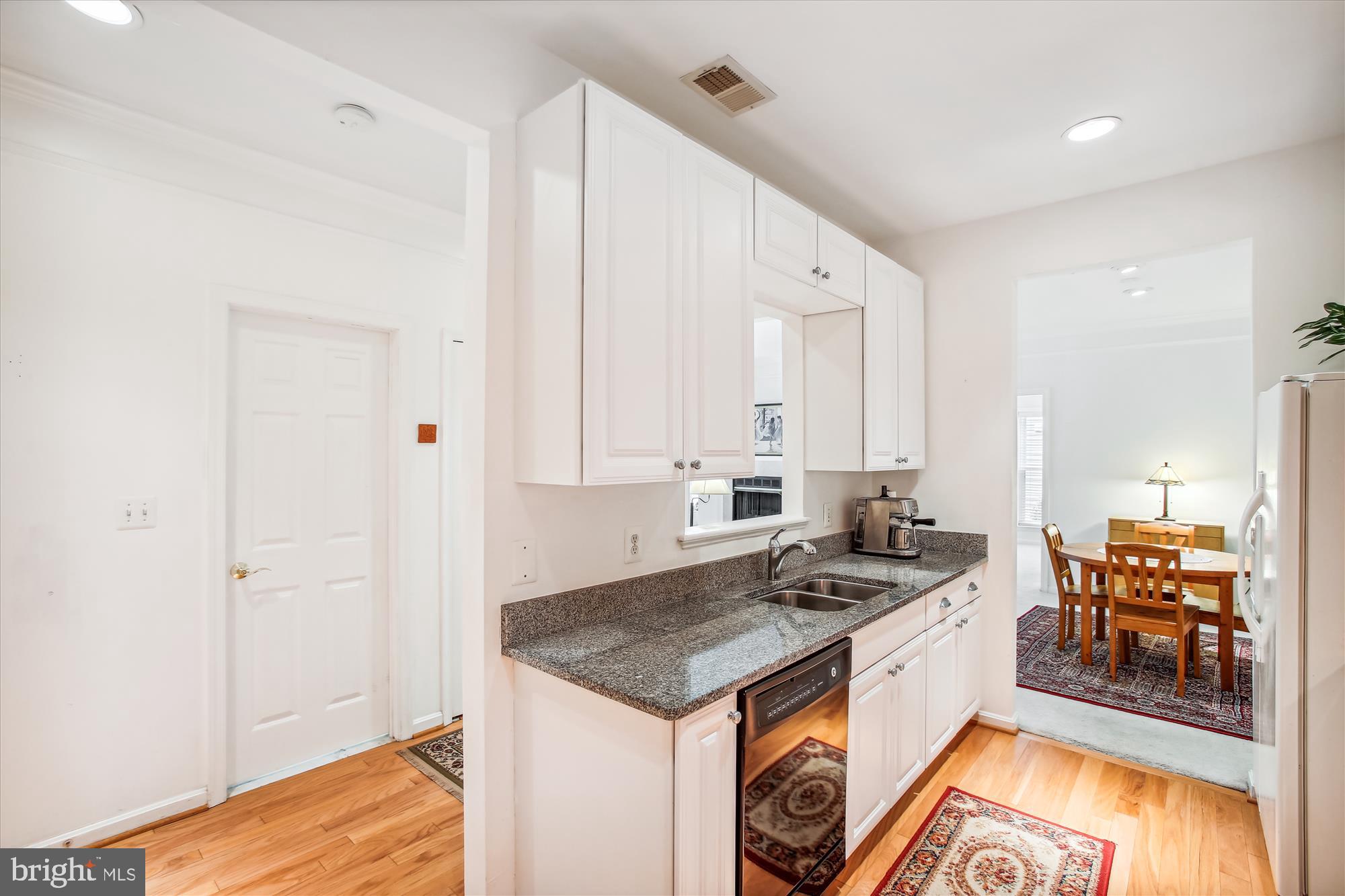 KINGSTOWNE - Residential Lease