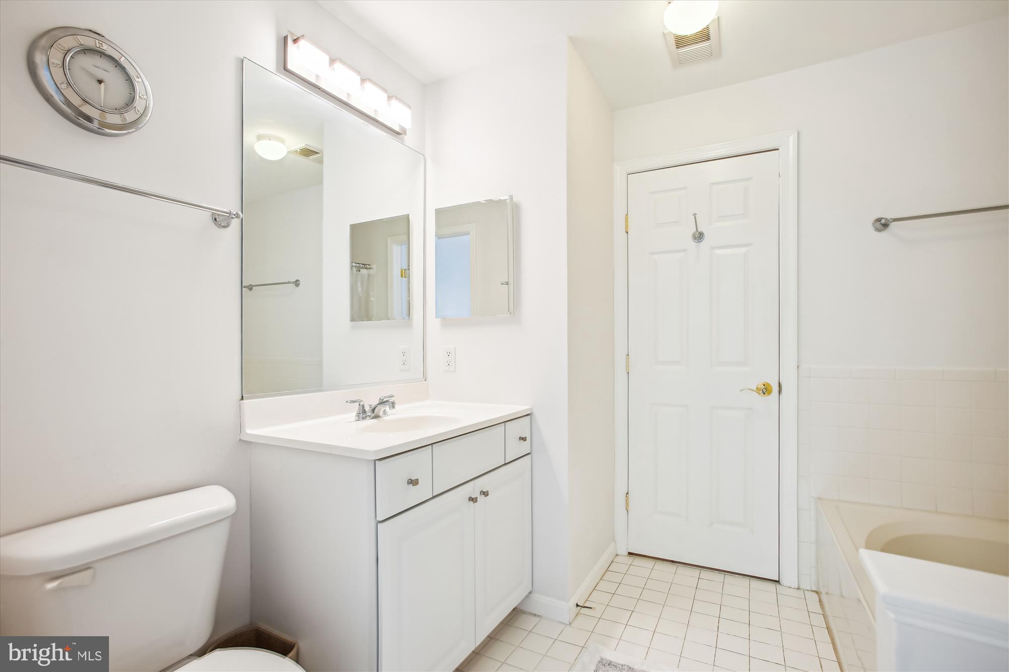 KINGSTOWNE - Residential Lease