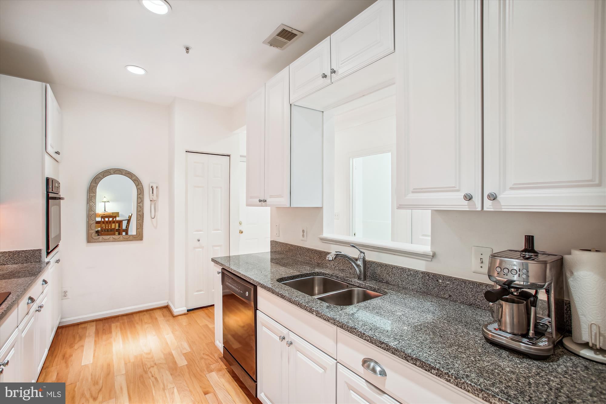 KINGSTOWNE - Residential Lease