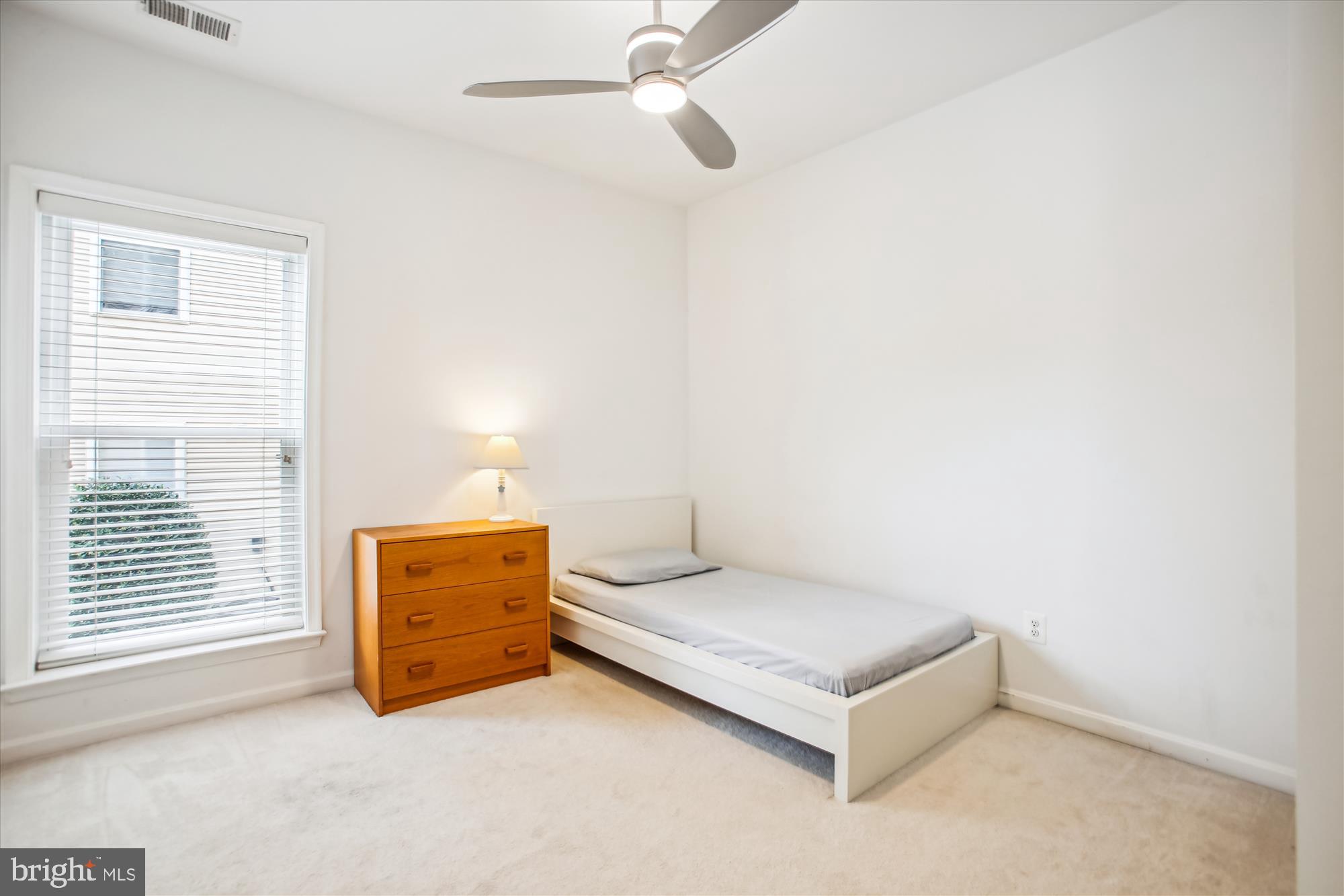 KINGSTOWNE - Residential Lease