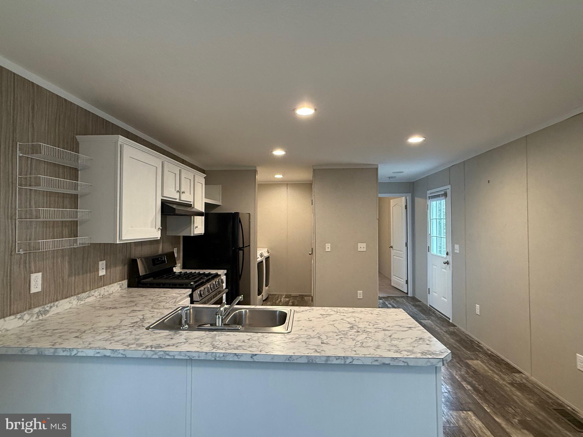 SPRING MEADOWS - Residential