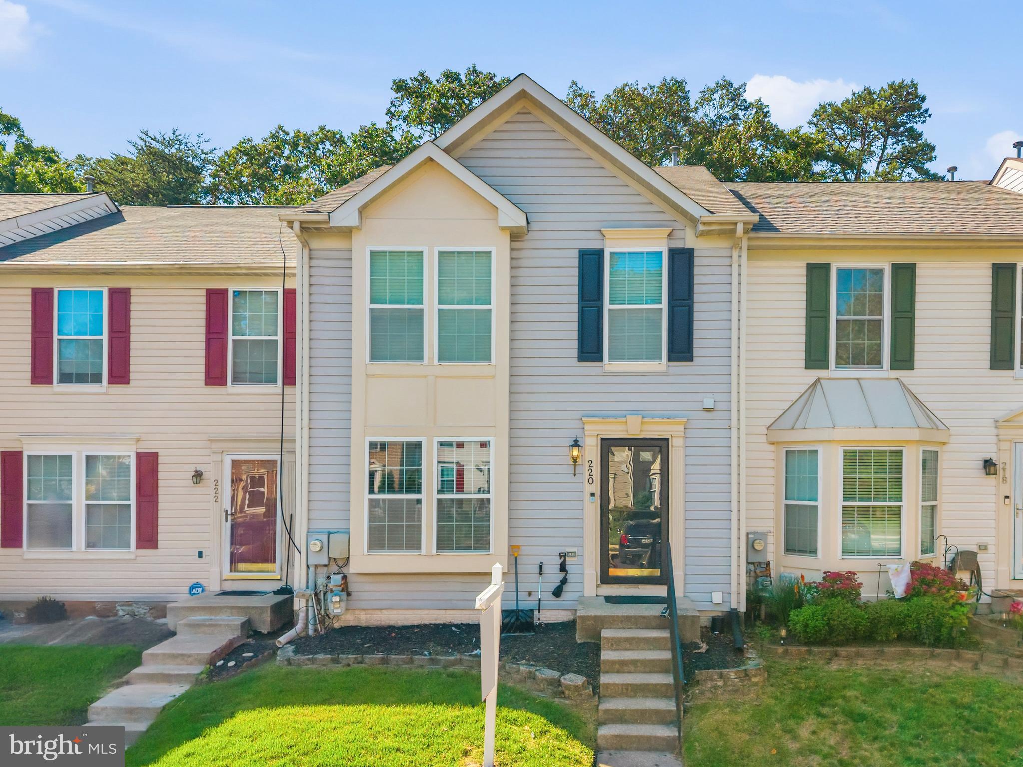 220 FOXTREE DRIVE