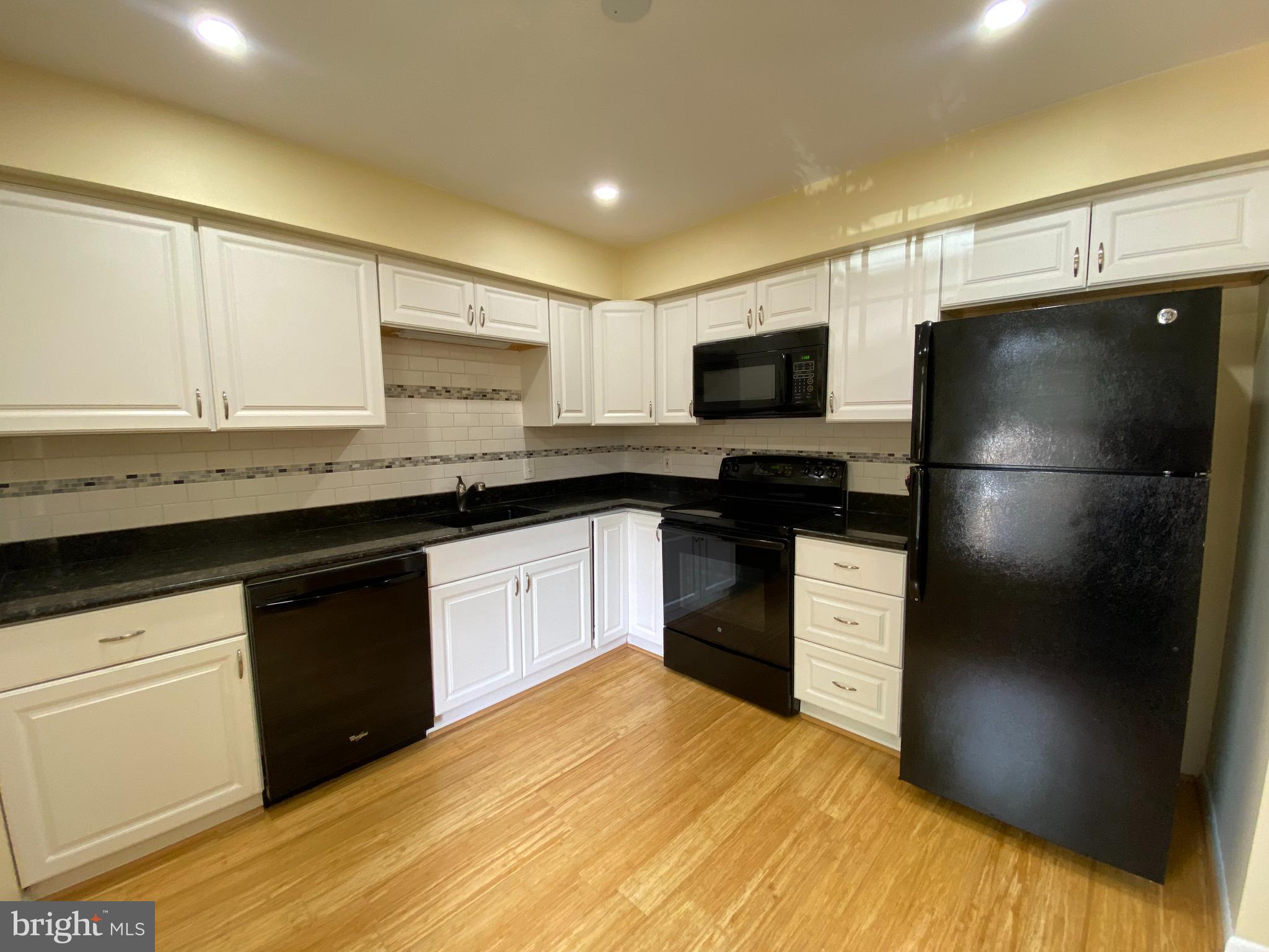 VALLEY STREAM - Residential Lease