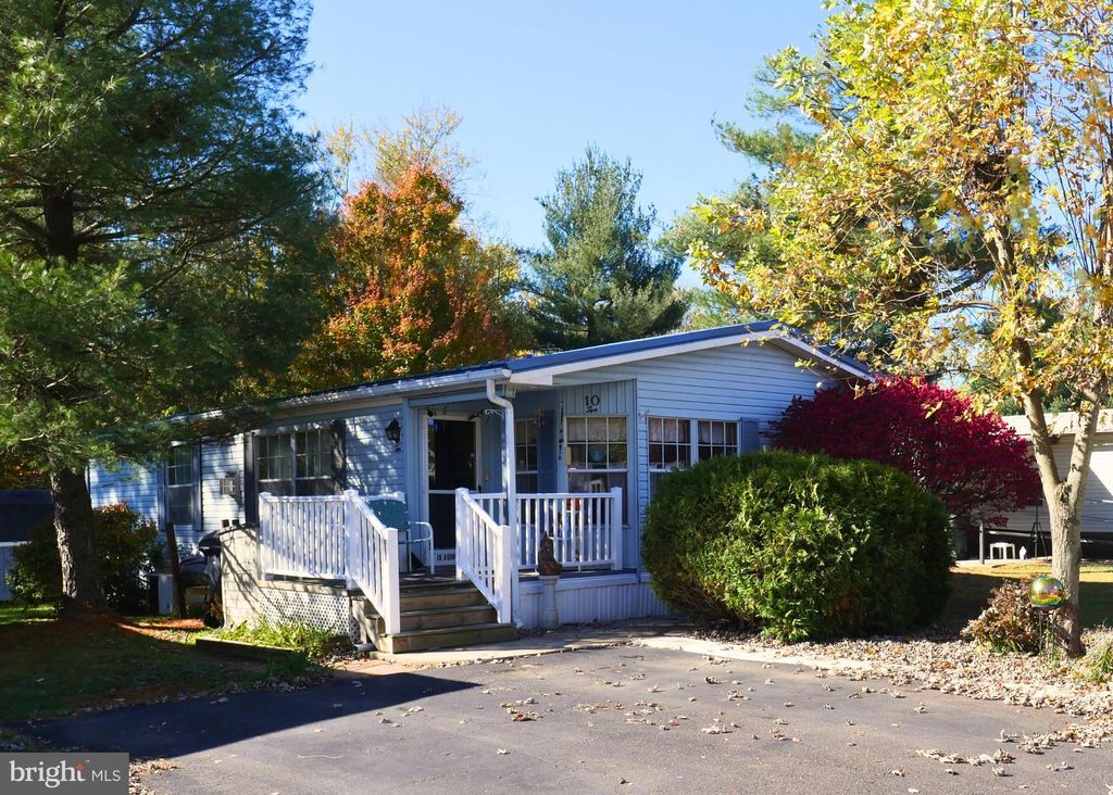 Photo of 10 Ashwood Drive, SPRING CITY, PA 19475 (MLS # PACT2112130)