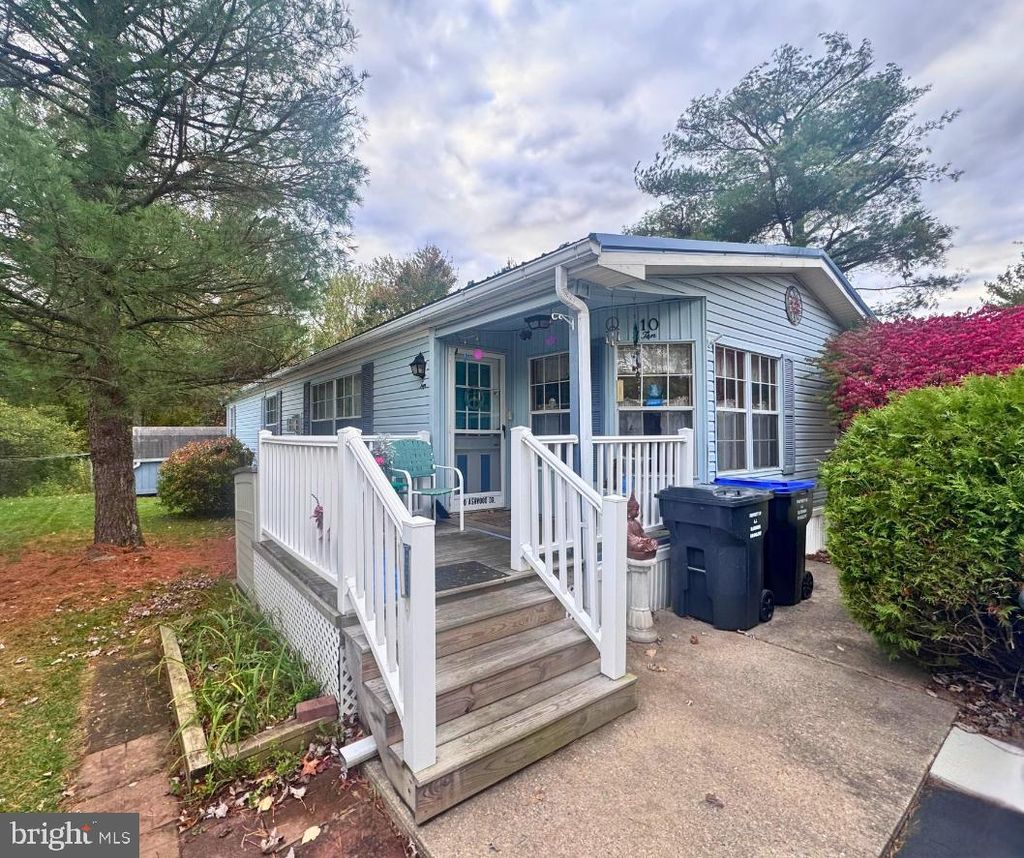 Photo of 10 Ashwood Drive, SPRING CITY, PA 19475 (MLS # PACT2112130)