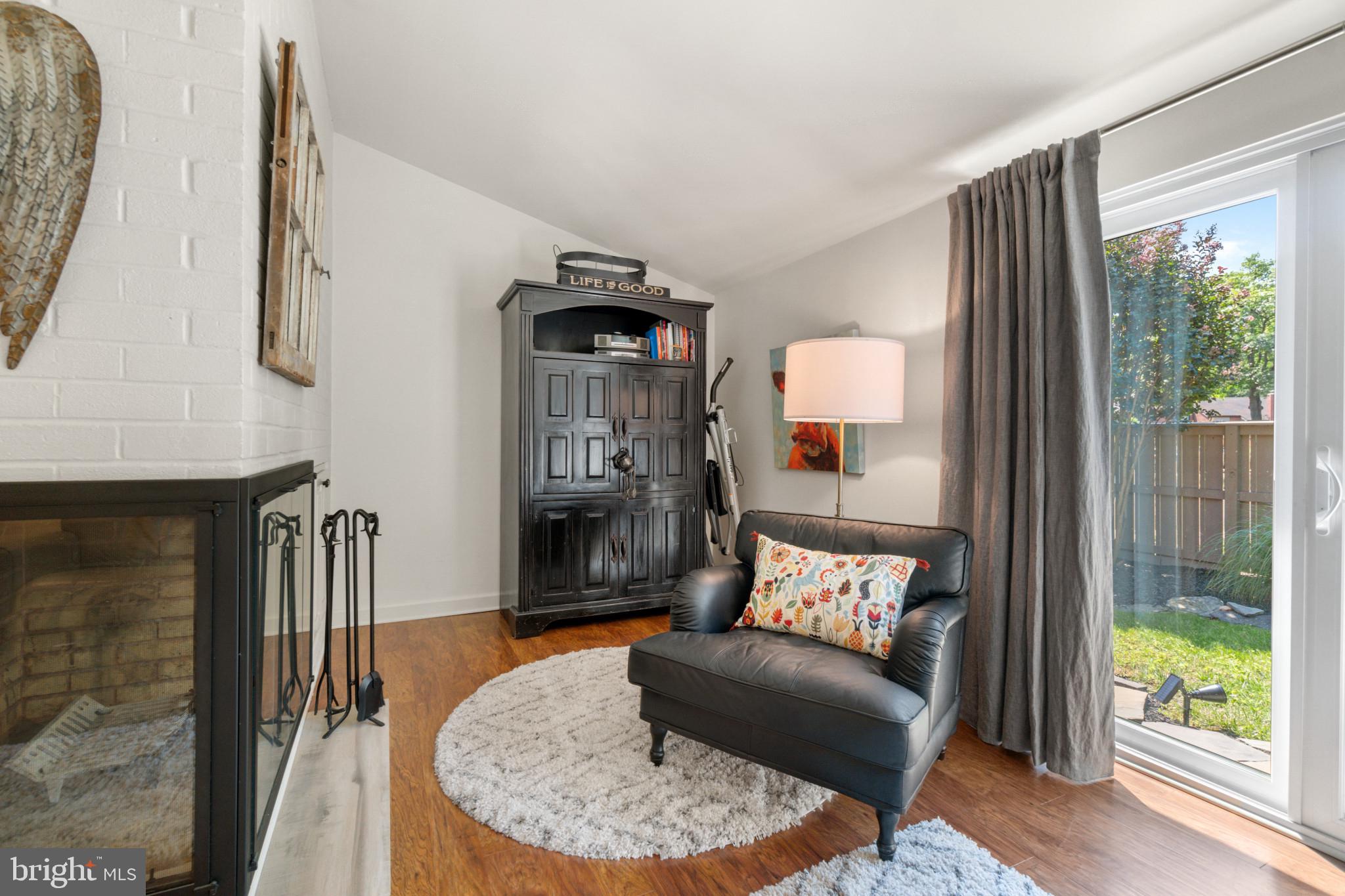 DEERFOX - Residential