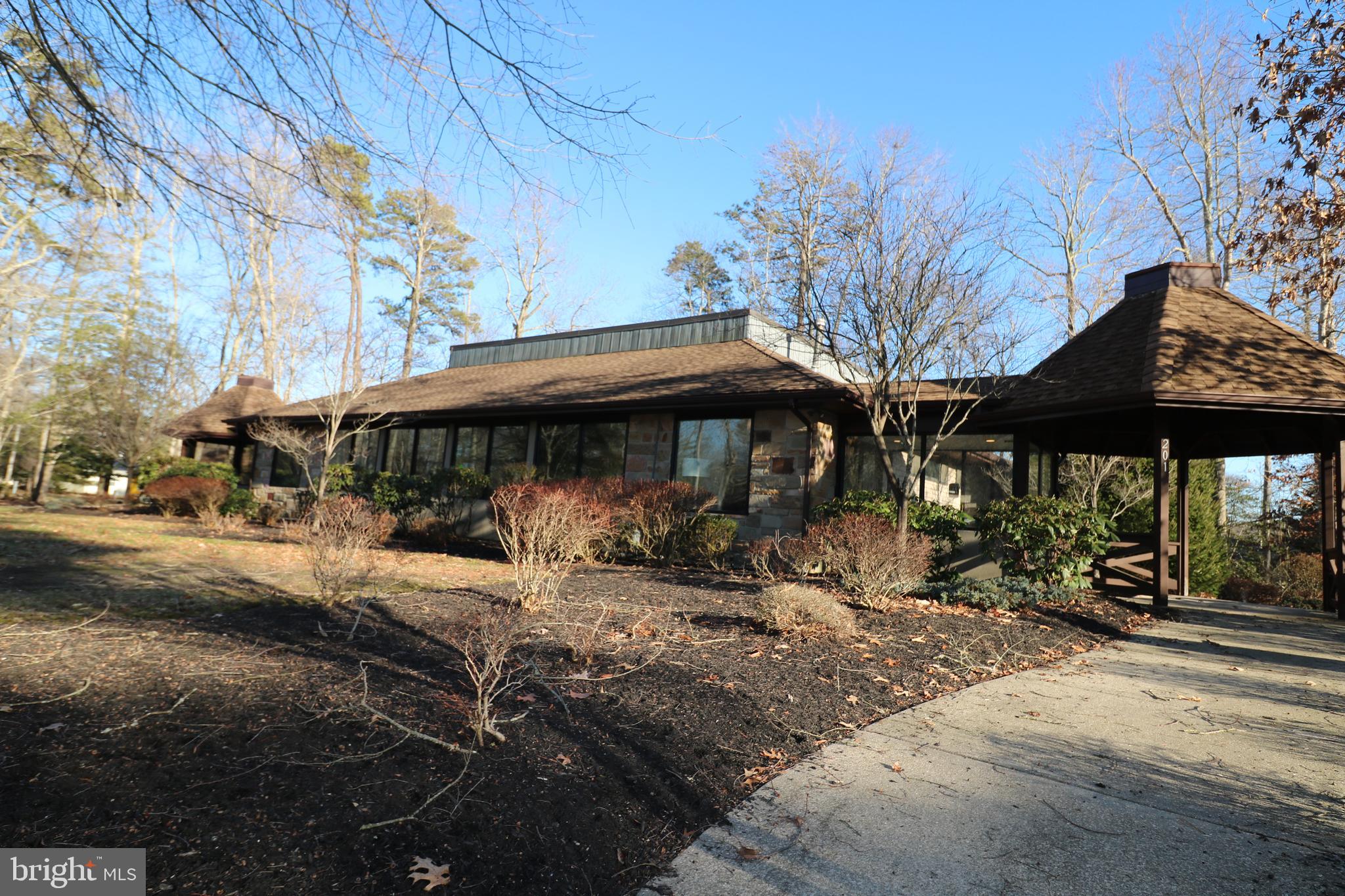 201 Shenandoah Dr, Tuckerton, NJ 08087