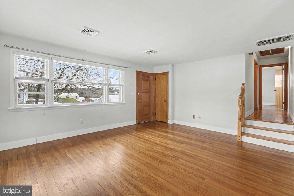 Photo of 909 Sunnyside Road, HUMMELSTOWN, PA 17036 (MLS # PADA2056836)