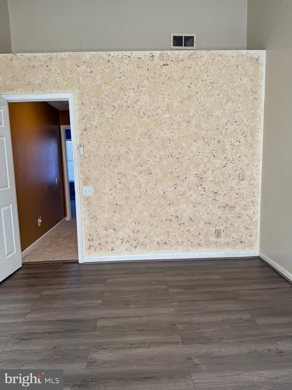 PARADISE - Residential Lease