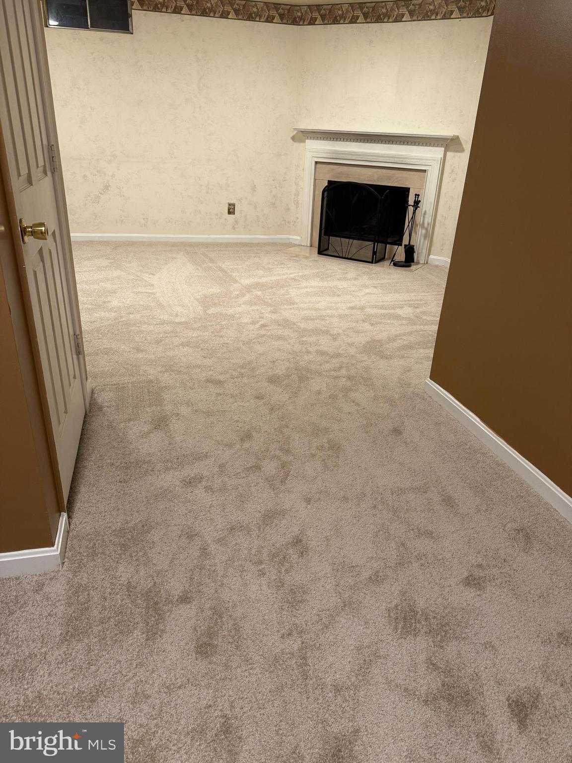 PARADISE - Residential Lease