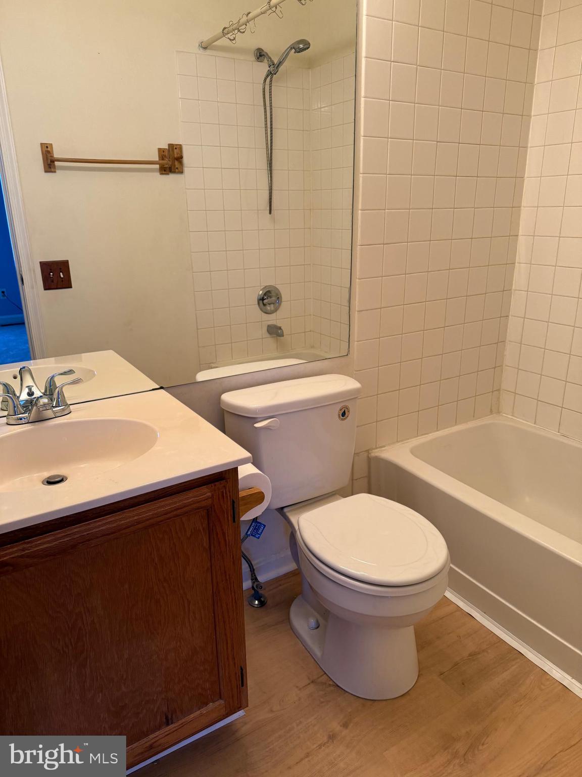 PARADISE - Residential Lease