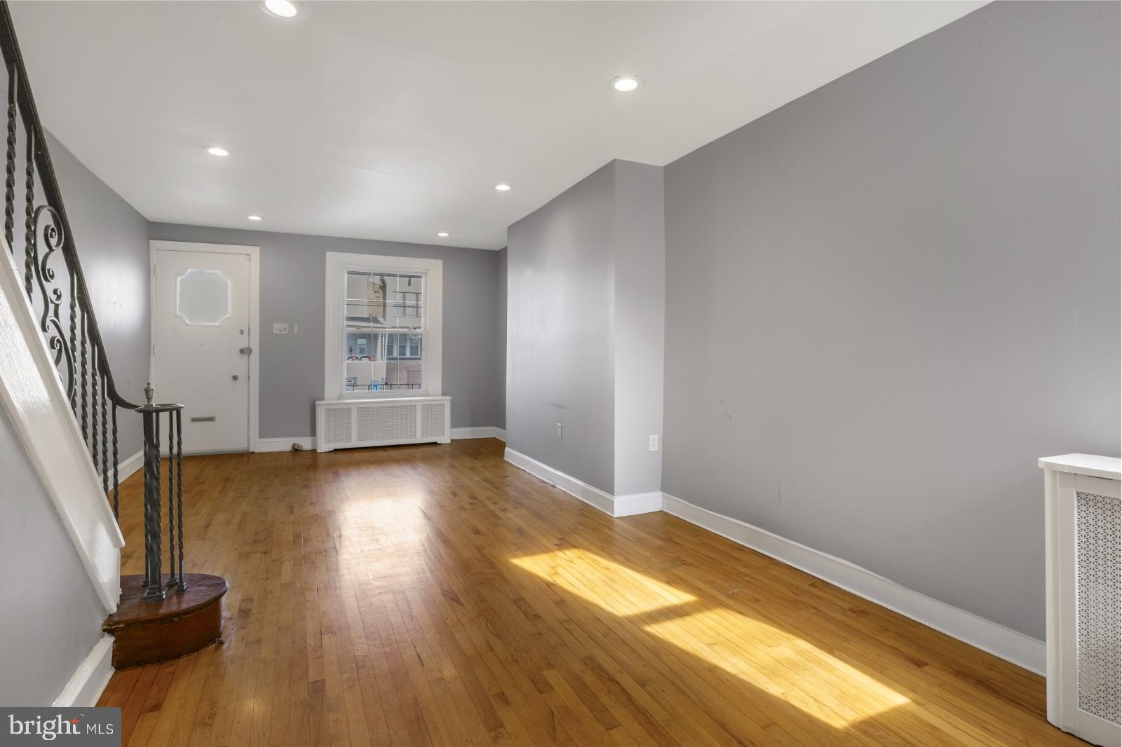 PORT RICHMOND - Residential Lease