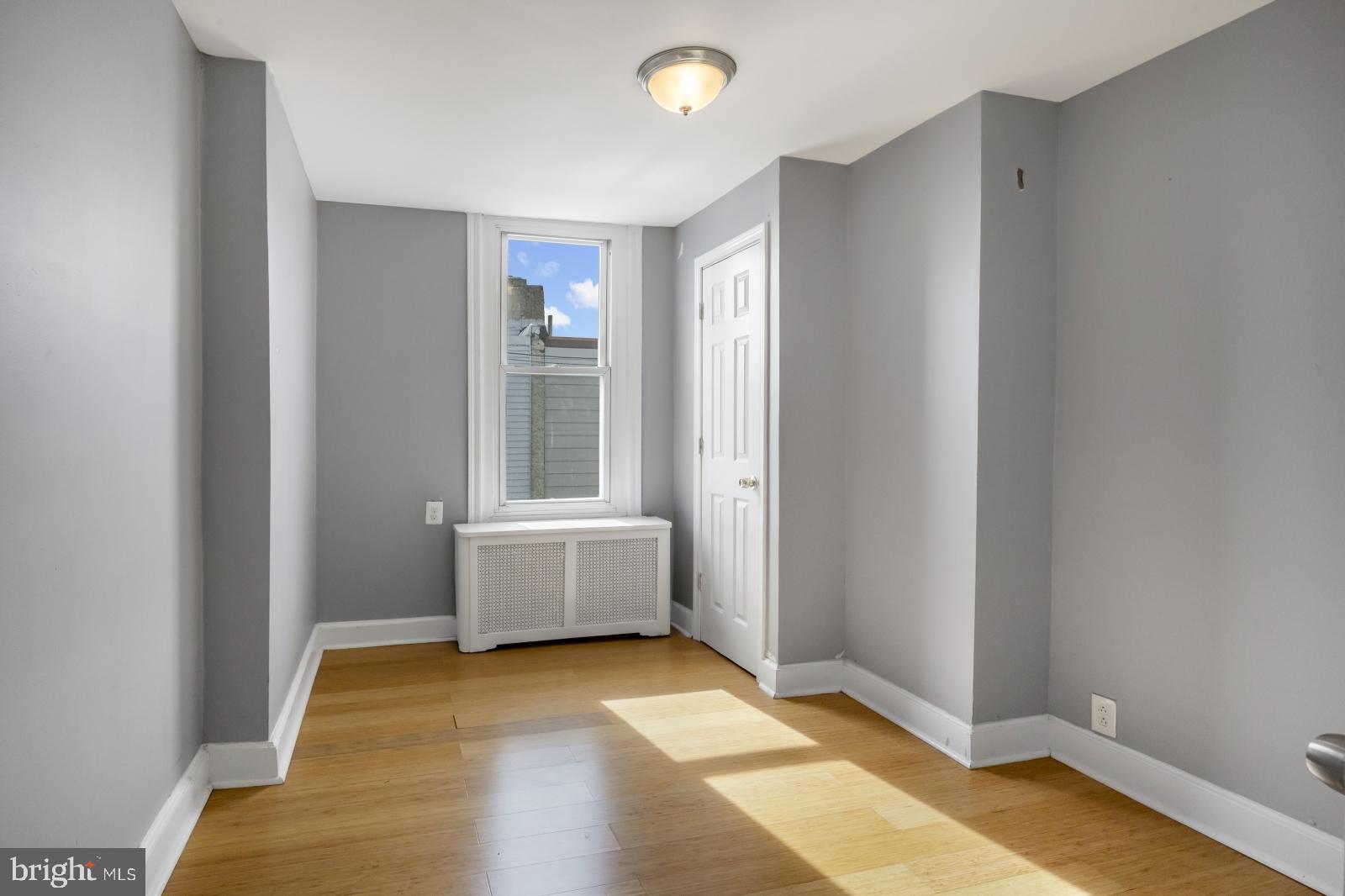 PORT RICHMOND - Residential Lease