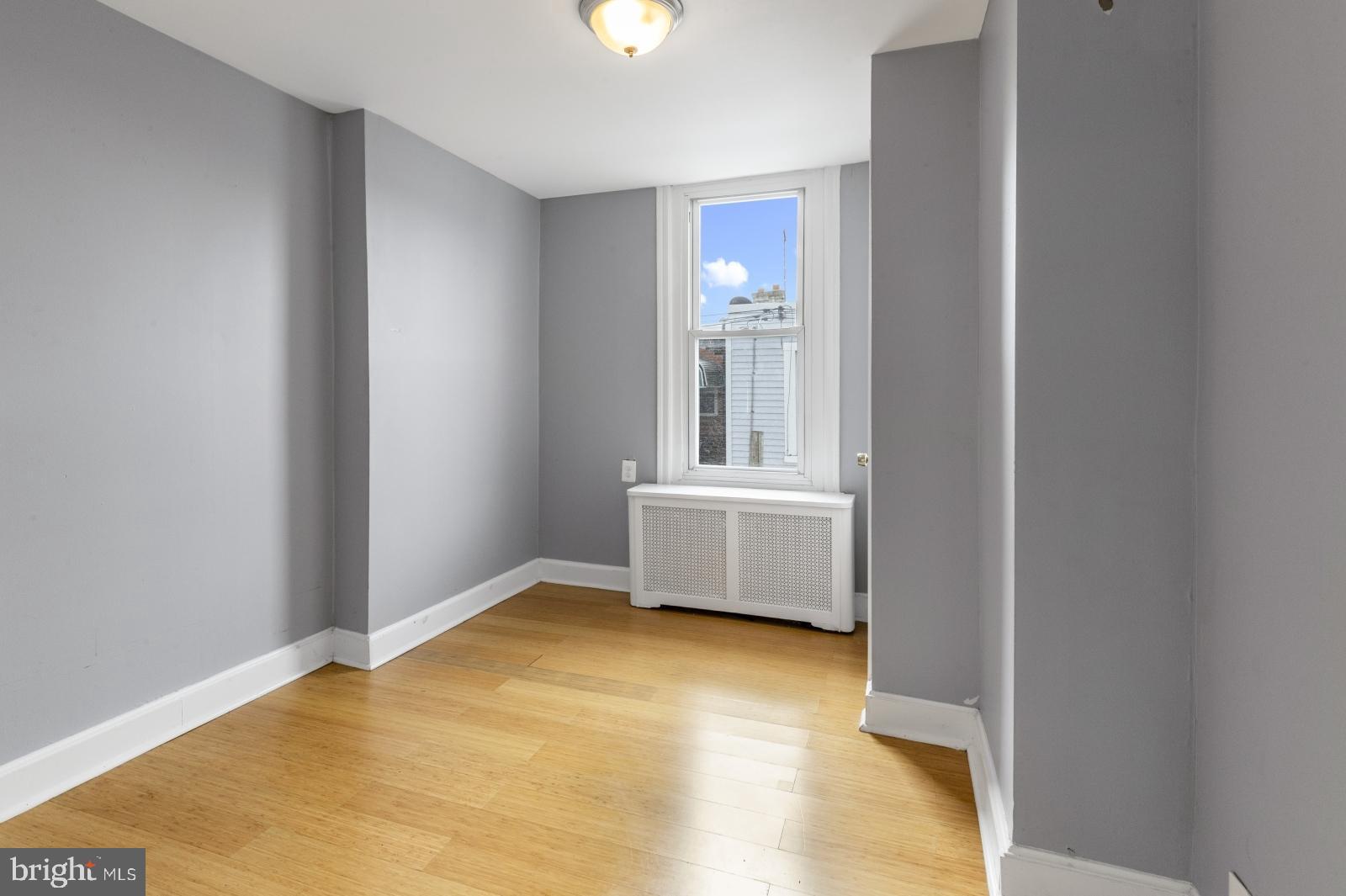 PORT RICHMOND - Residential Lease