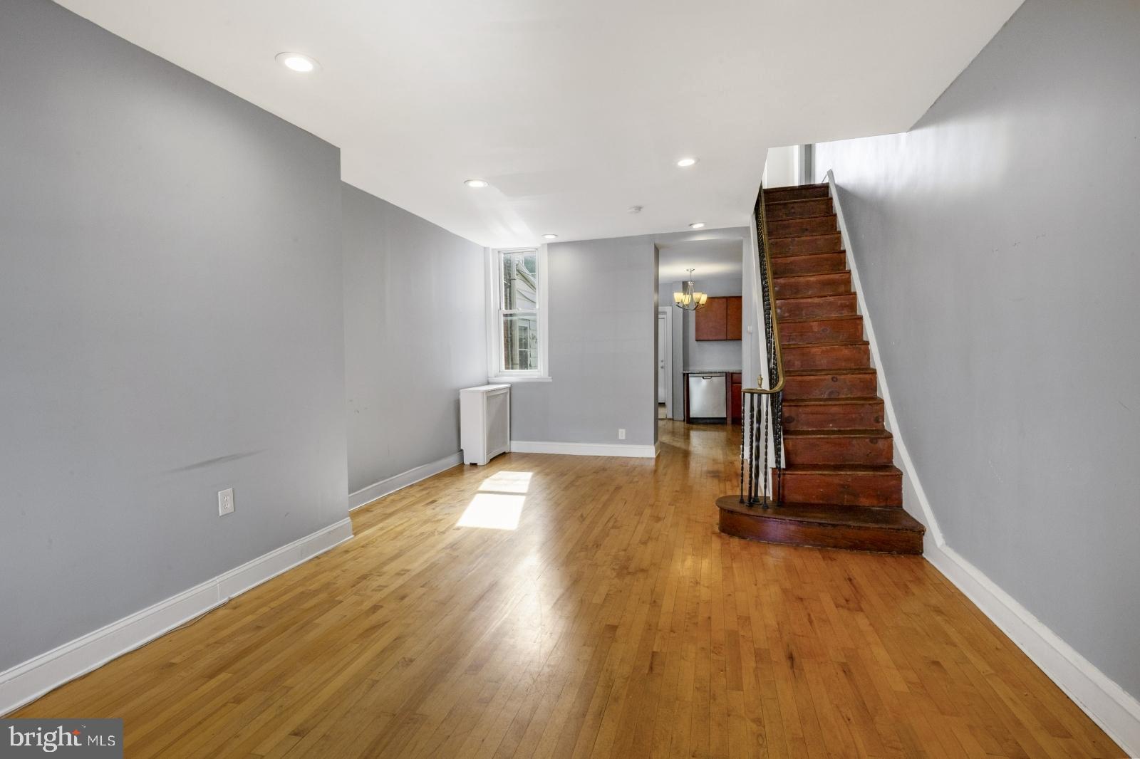 PORT RICHMOND - Residential Lease