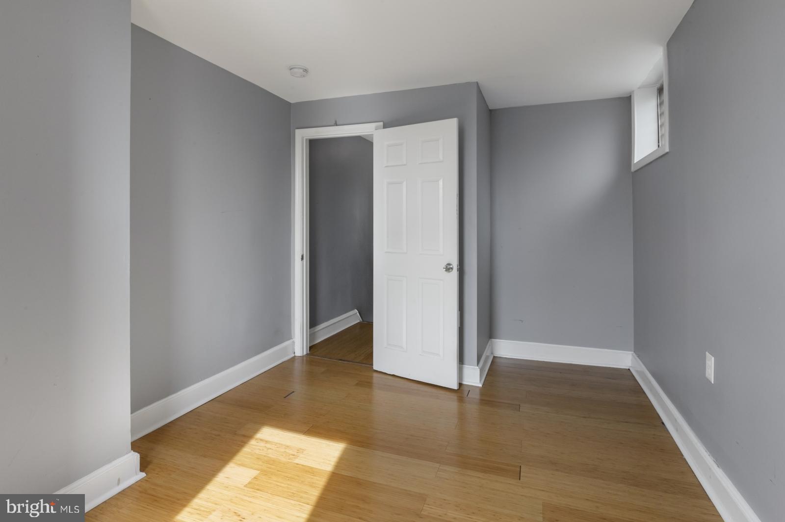 PORT RICHMOND - Residential Lease