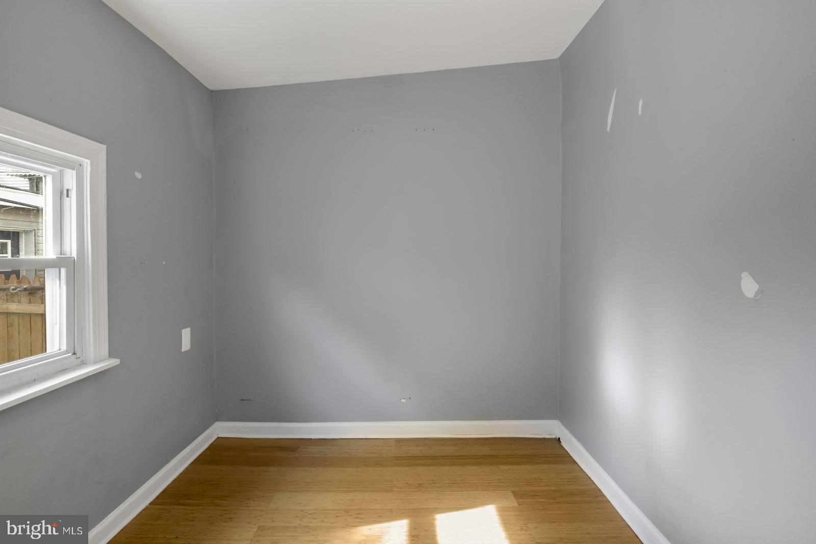 PORT RICHMOND - Residential Lease