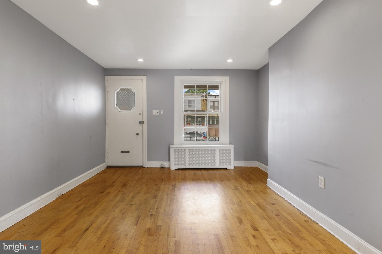 PORT RICHMOND - Residential Lease