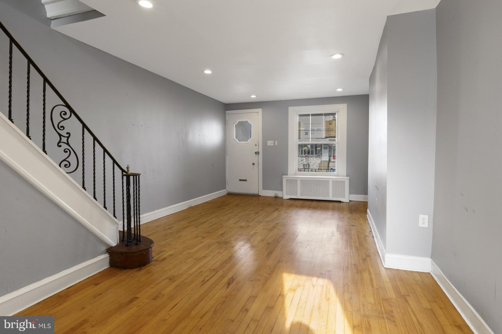 PORT RICHMOND - Residential Lease