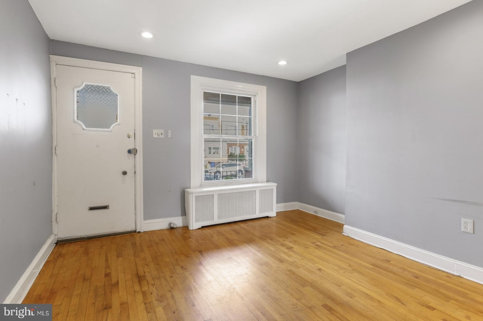 PORT RICHMOND - Residential Lease