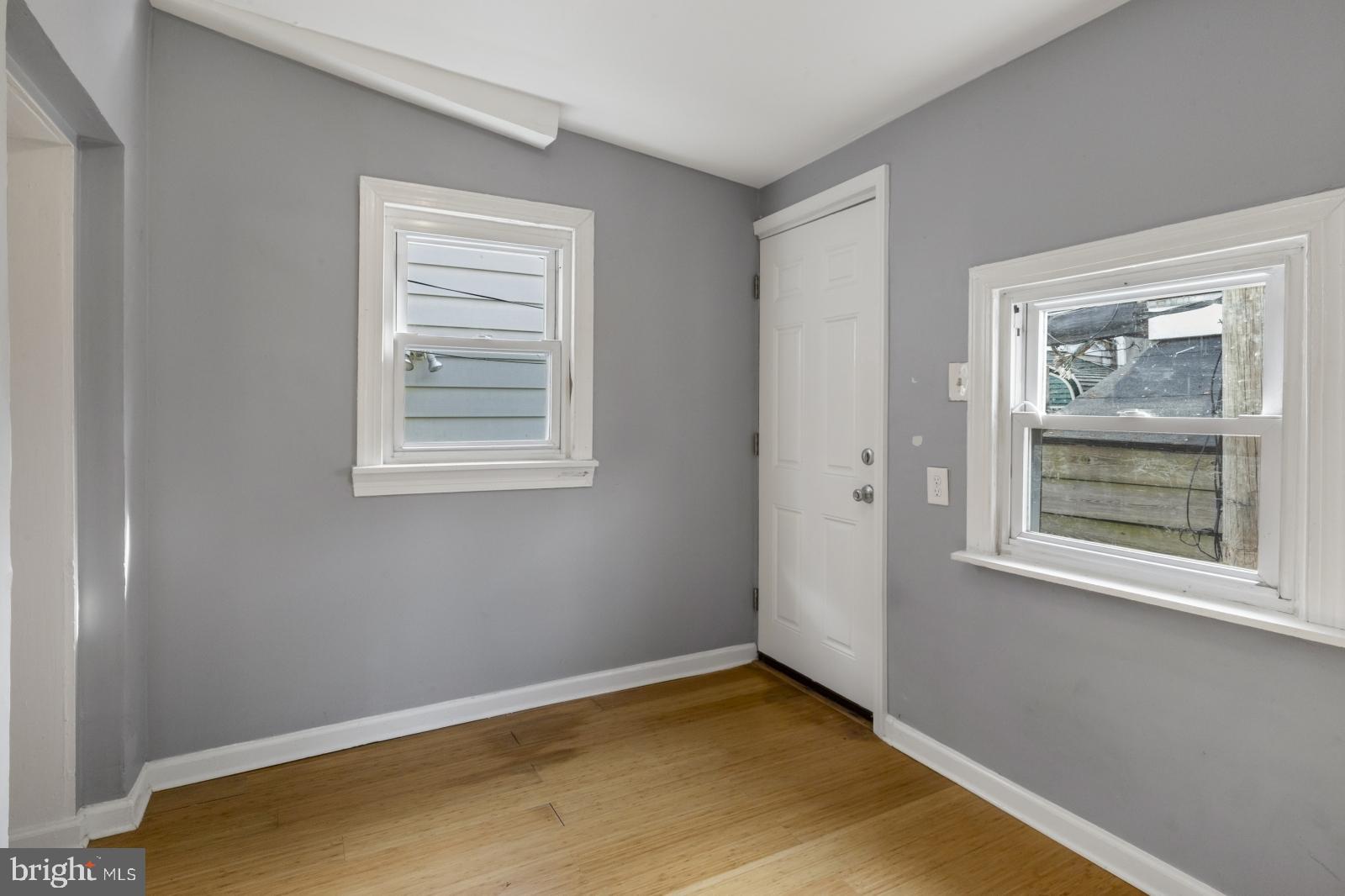 PORT RICHMOND - Residential Lease