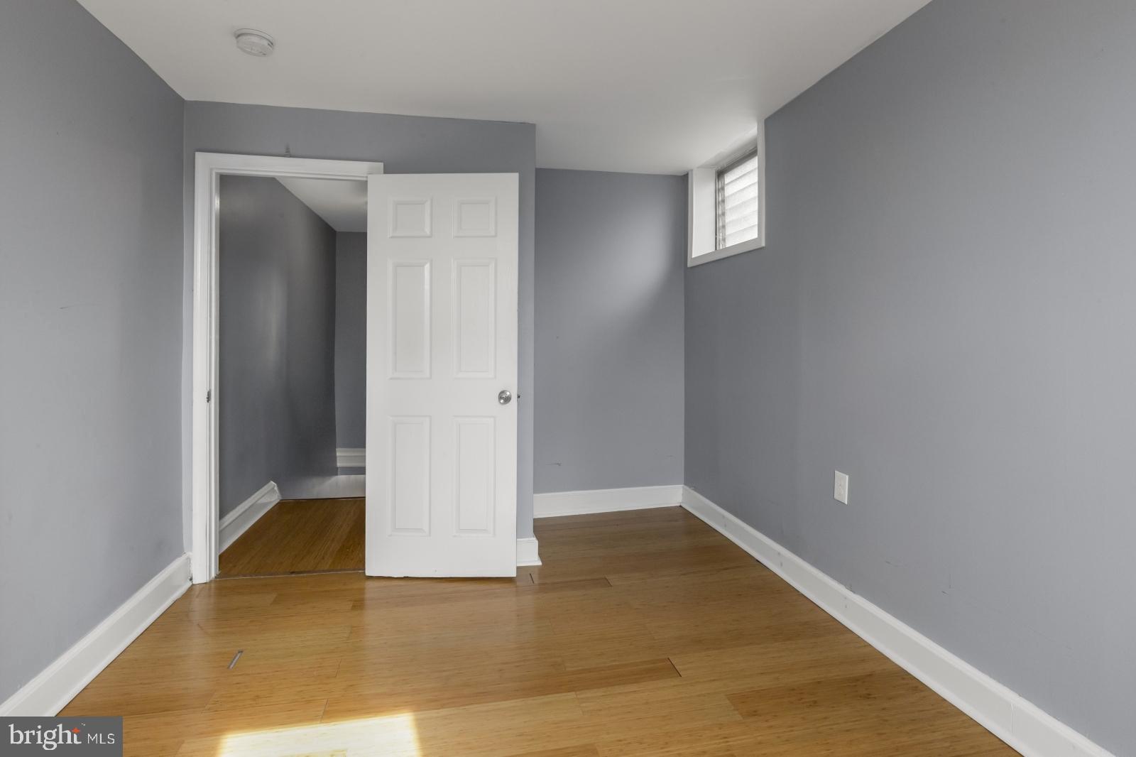 PORT RICHMOND - Residential Lease