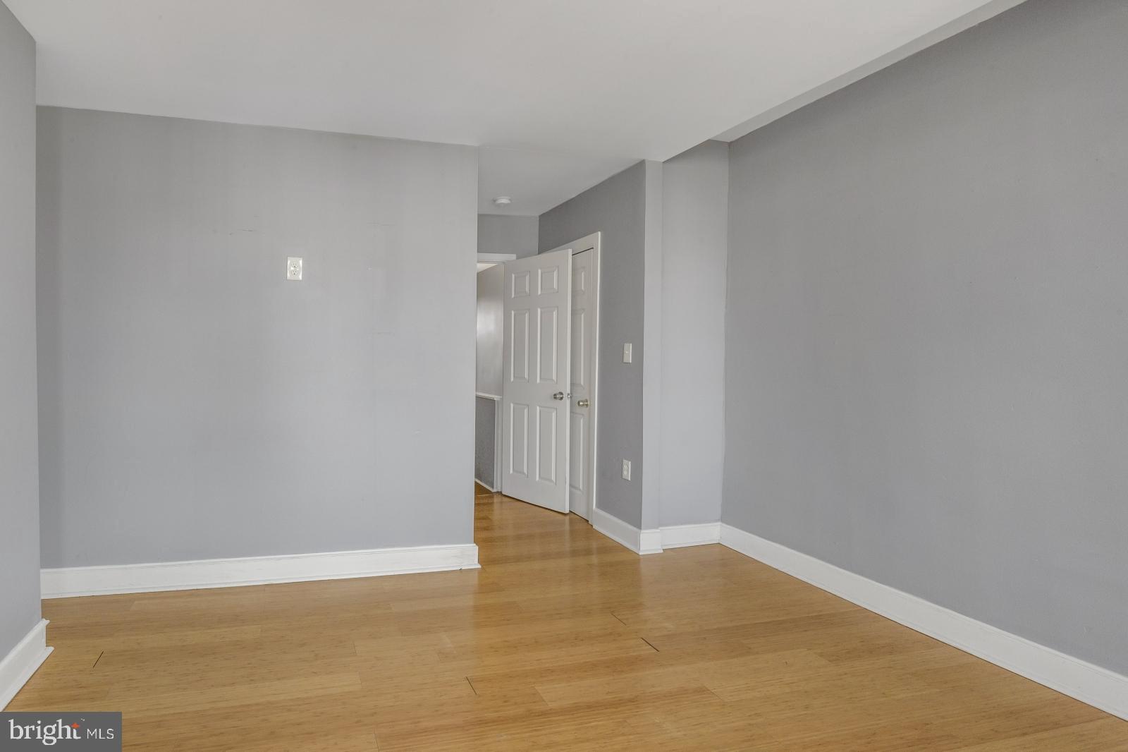 PORT RICHMOND - Residential Lease