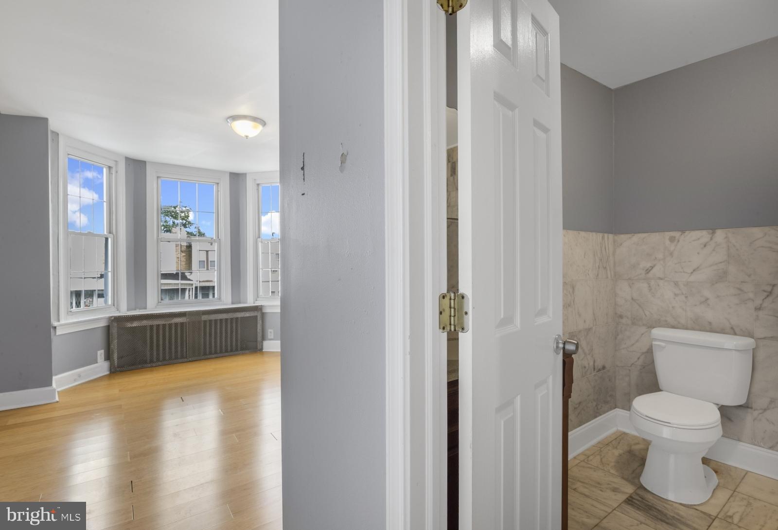 PORT RICHMOND - Residential Lease