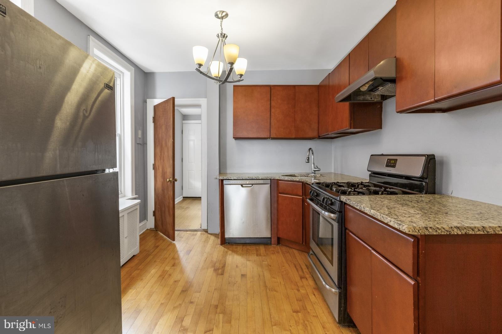 PORT RICHMOND - Residential Lease