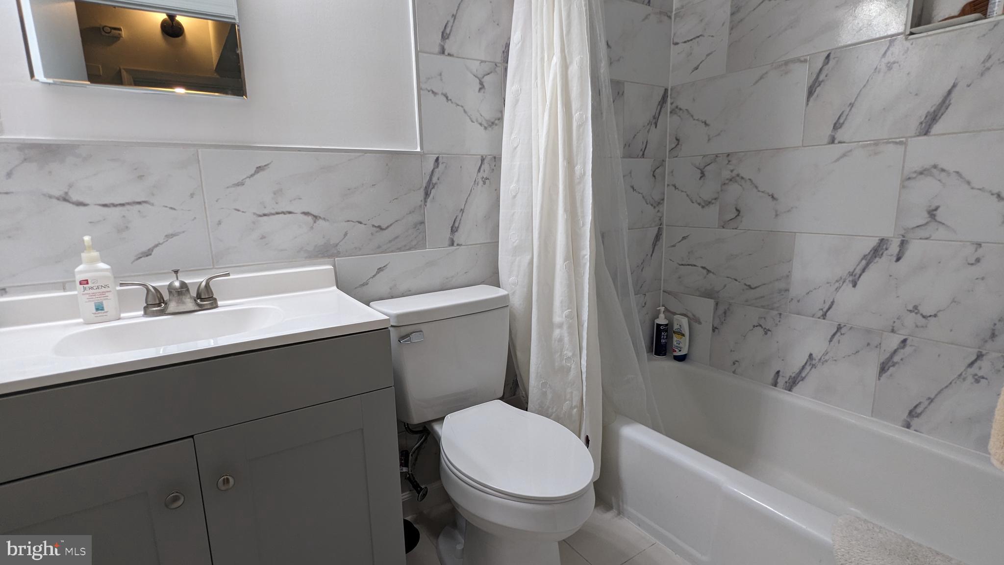 FRENCHMANS CREEK - Residential Lease