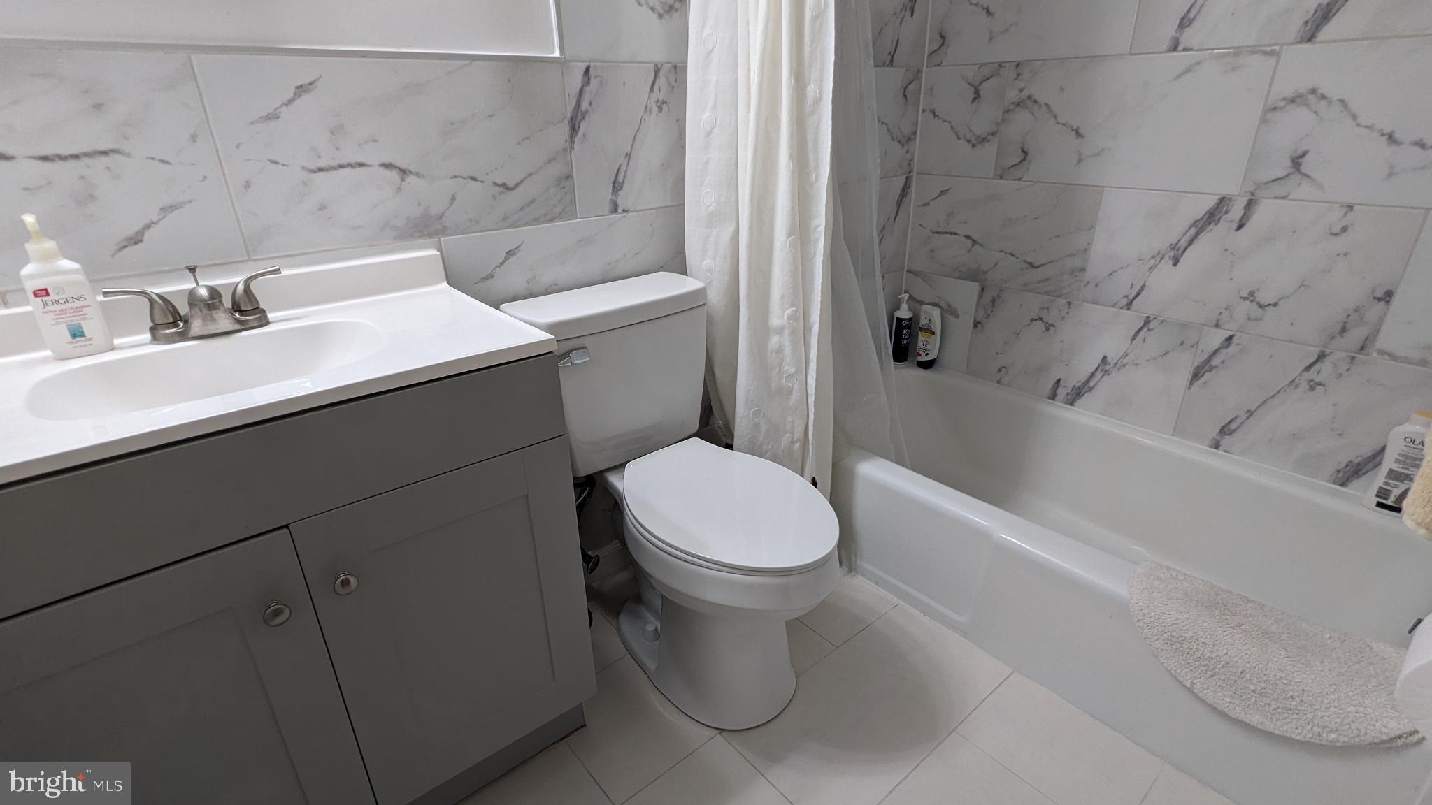 FRENCHMANS CREEK - Residential Lease