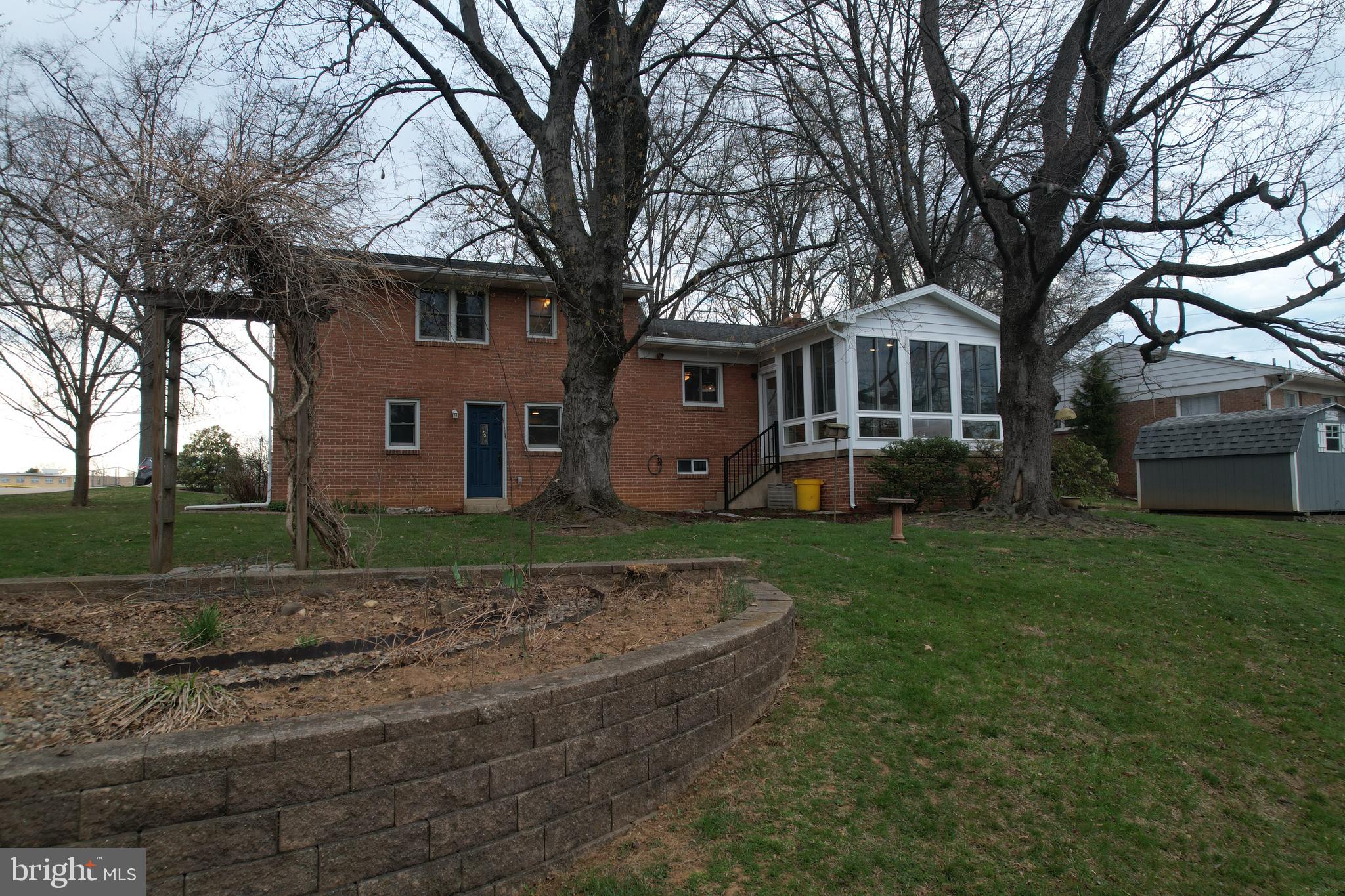 CEDAR CLIFF MANOR - Residential
