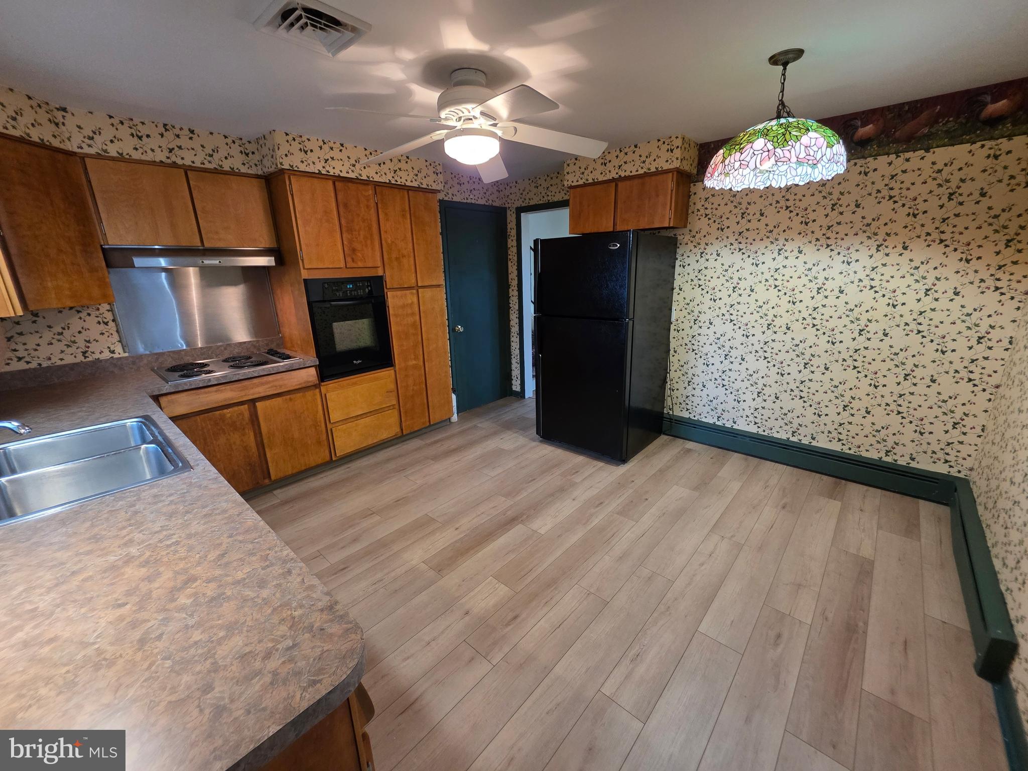 CEDAR CLIFF MANOR - Residential