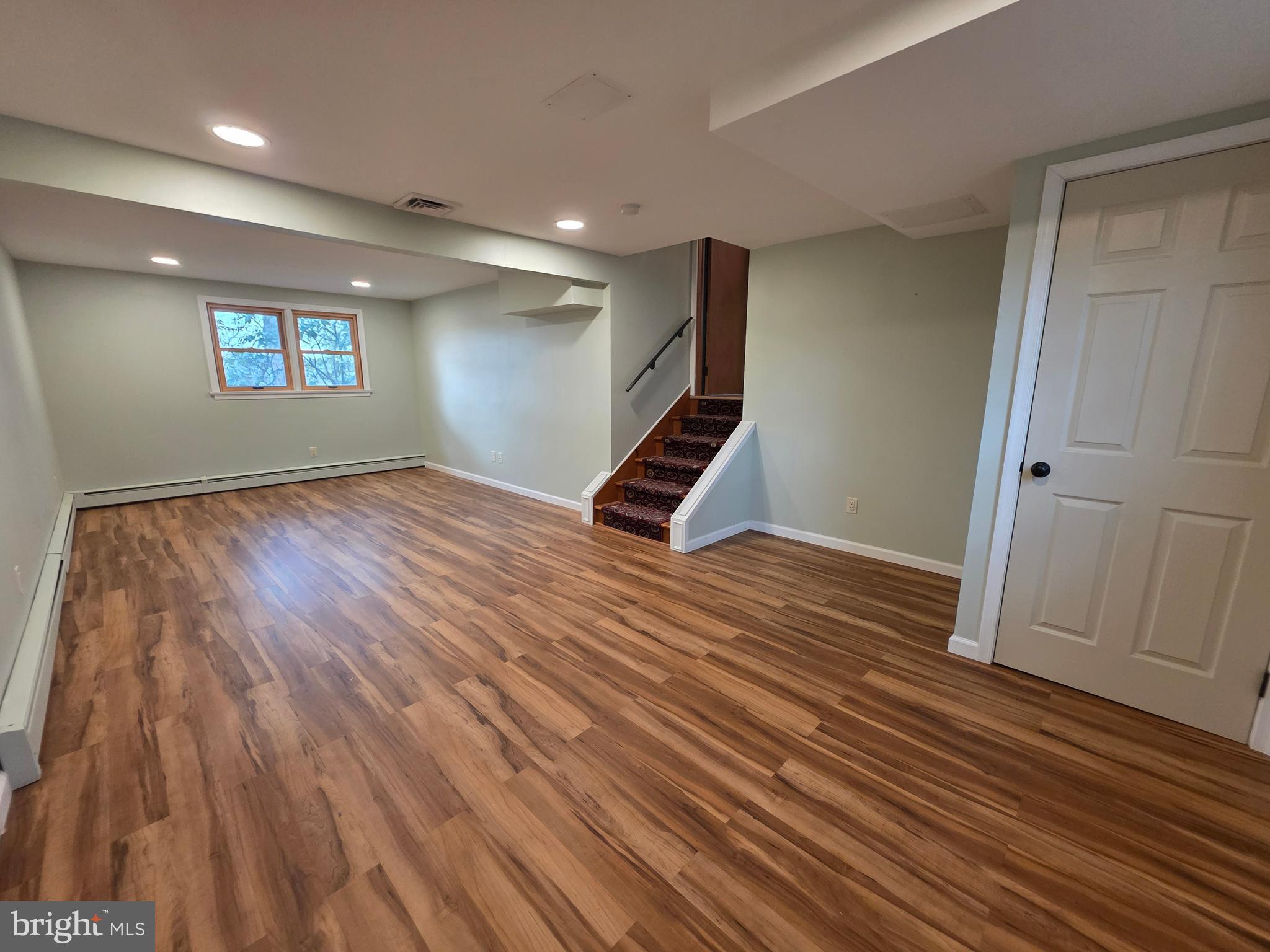 CEDAR CLIFF MANOR - Residential