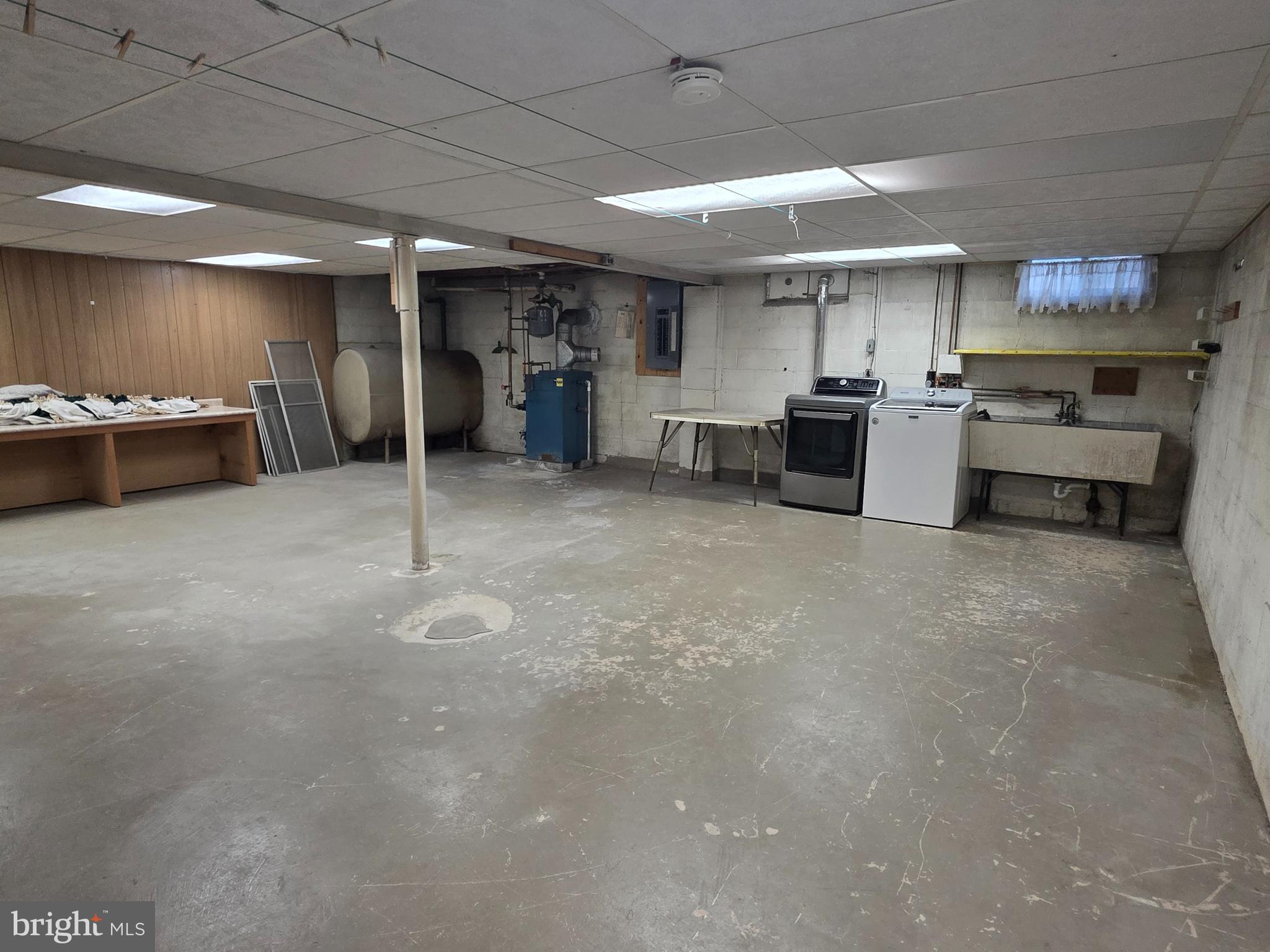 CEDAR CLIFF MANOR - Residential