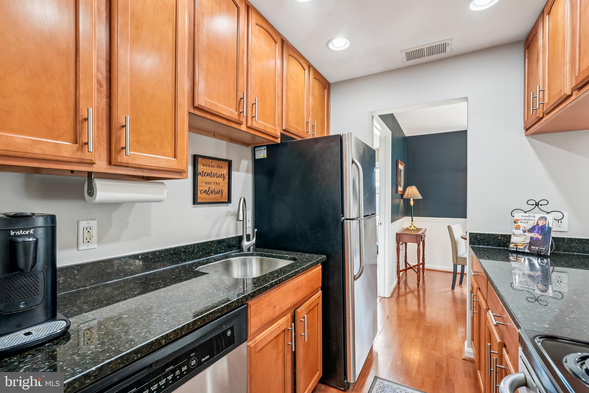 VILLAS AT COUNTRYSIDE - Residential